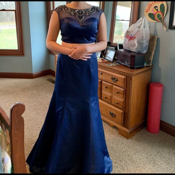 Prom Dress - Picture 2 of 8